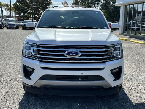 Used 2018 Ford Expedition XLT w/ Cargo Package image 4