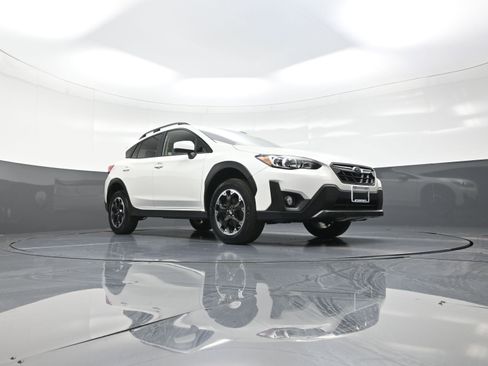 Used 2023 Subaru Crosstrek 2.0i Premium image 9