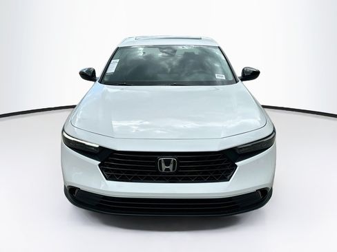 Used 2025 Honda Accord SE image 2