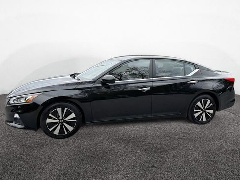 Used 2022 Nissan Altima 2.5 SV FWD image 5