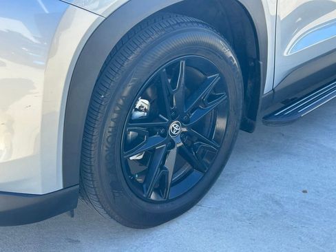 Used 2024 Toyota Grand Highlander Limited image 9