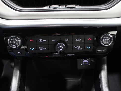 Used 2025 Jeep Compass Limited AWD/4WD image 16