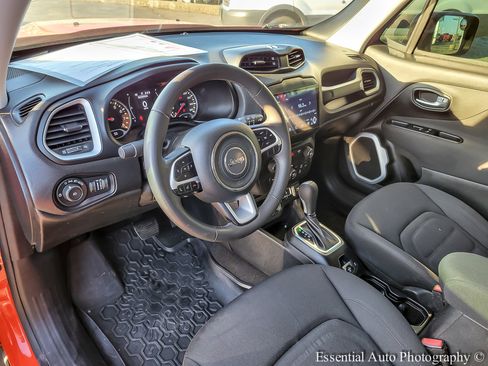 Used 2019 Jeep Renegade Latitude FWD image 8