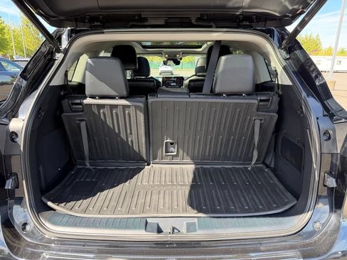 Used 2022 Toyota Highlander Platinum AWD/4WD image 10