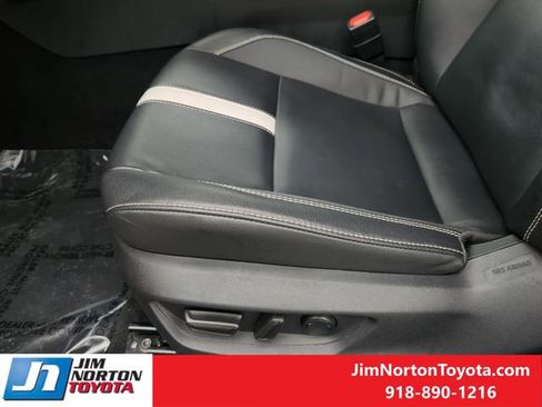 Used 2025 Toyota Camry SE image 26