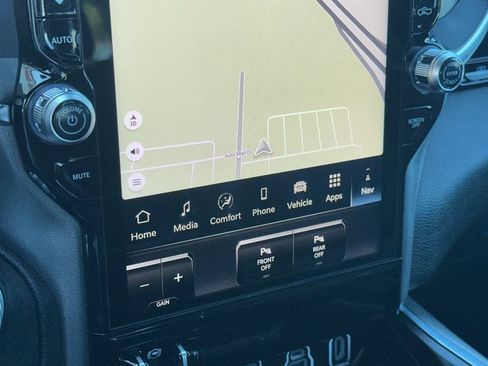 New 2026 RAM 1500 Laramie AWD/4WD image 19