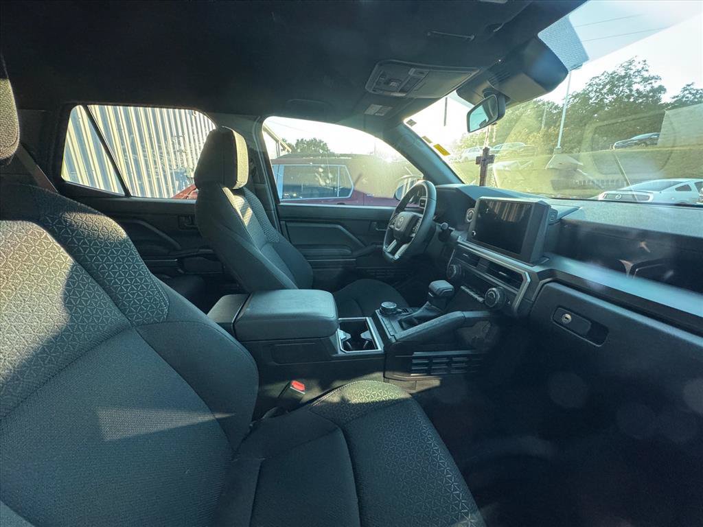 Used 2025 Toyota 4Runner SR5 AWD/4WD image 3