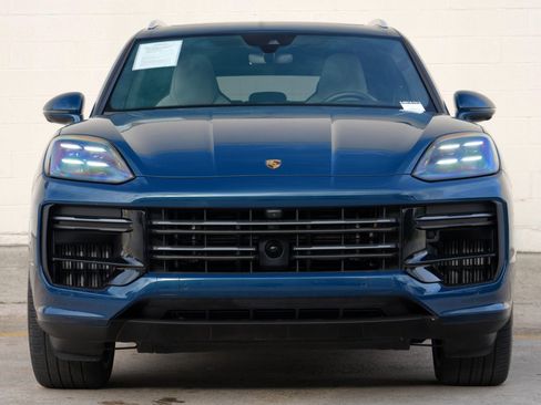 Used 2024 Porsche Cayenne Turbo AWD/4WD image 7