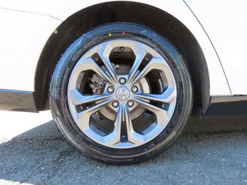 Used 2025 Honda Accord EX-L image 9
