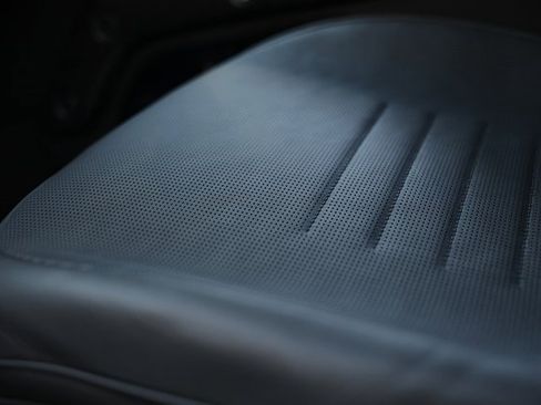 New 2026 Land Rover Defender 110 OCTA image 27