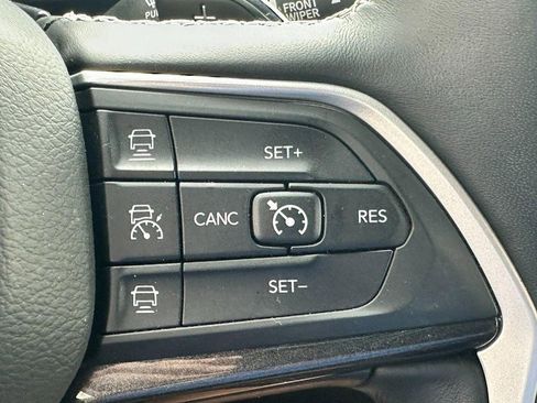Used 2021 Jeep Grand Cherokee L Laredo AWD/4WD image 26