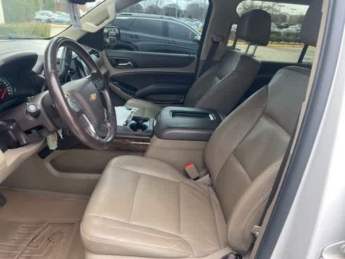 Used 2020 Chevrolet Suburban LT image 10