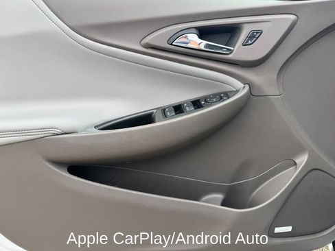 Used 2017 Chevrolet Malibu LT w/ Leather Package FWD image 10