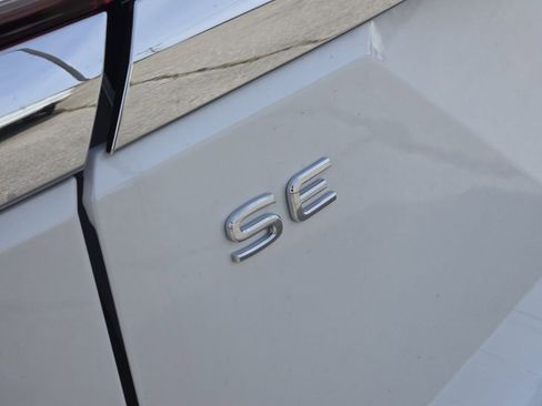New 2026 Volkswagen Atlas SE FWD image 8