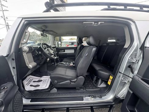 Used 2007 Toyota FJ Cruiser 4WD image 11