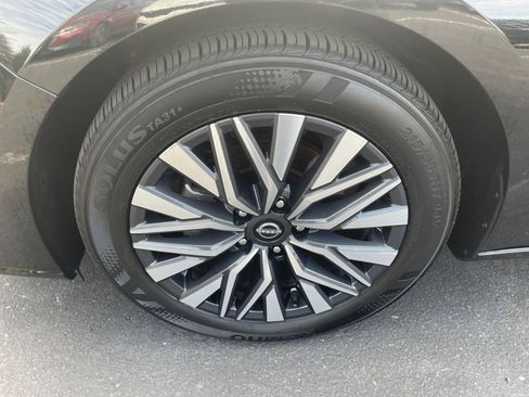 Used 2025 Nissan Altima 2.5 SV image 30