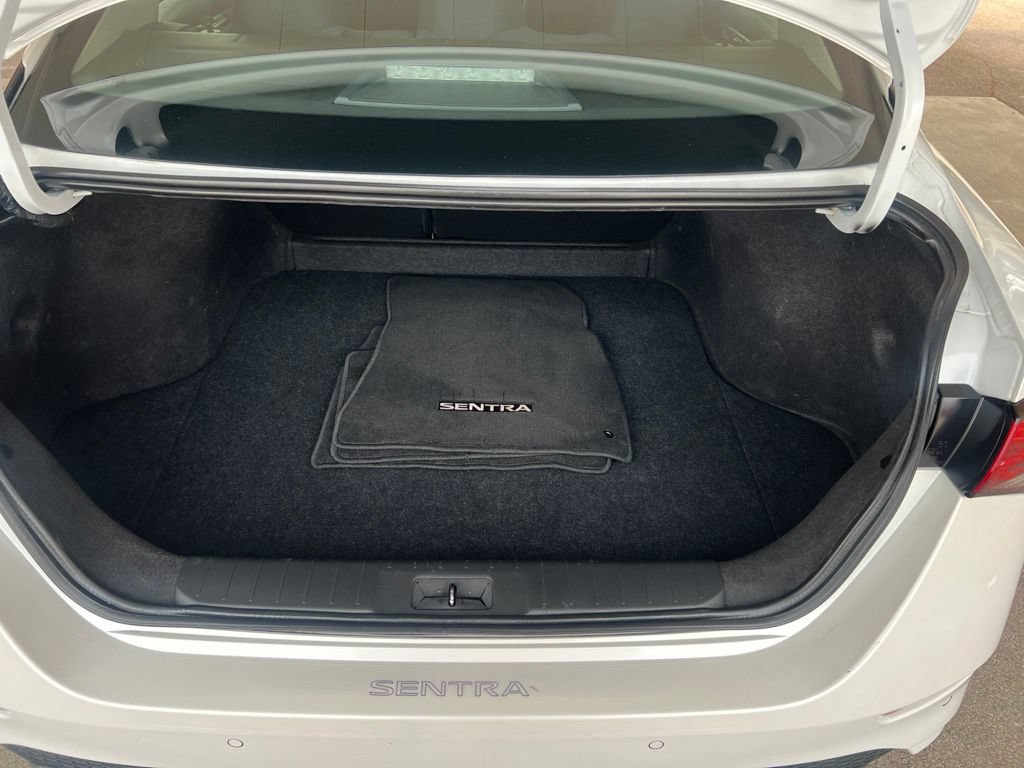 Certified 2023 Nissan Sentra SR FWD image 11