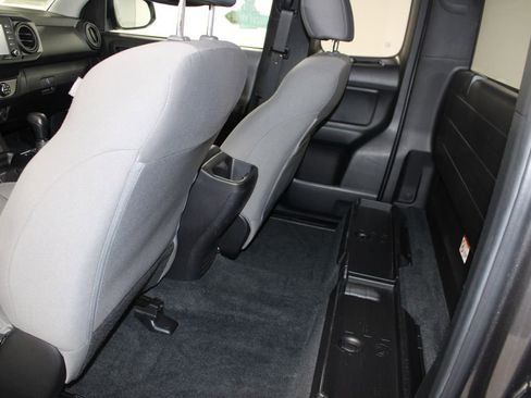 Used 2022 Toyota Tacoma SR image 23