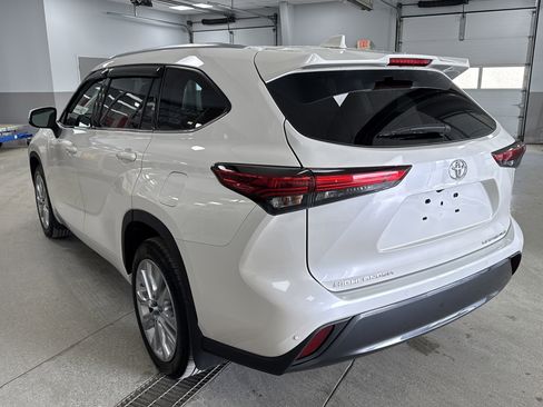 Used 2020 Toyota Highlander Limited image 4
