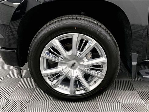Used 2022 Chevrolet Silverado 1500 High Country w/ High Country Premium Package image 9