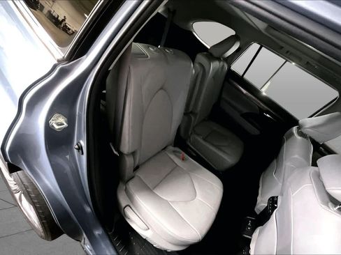 Used 2022 Toyota Highlander Platinum AWD/4WD image 20