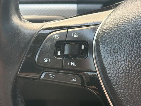 Used 2017 Volkswagen Jetta SE FWD image 17