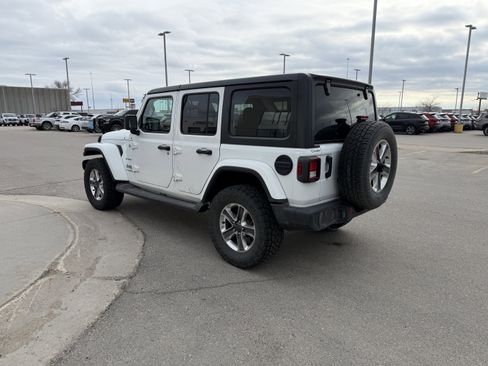 Used 2021 Jeep Wrangler Unlimited Sahara image 3