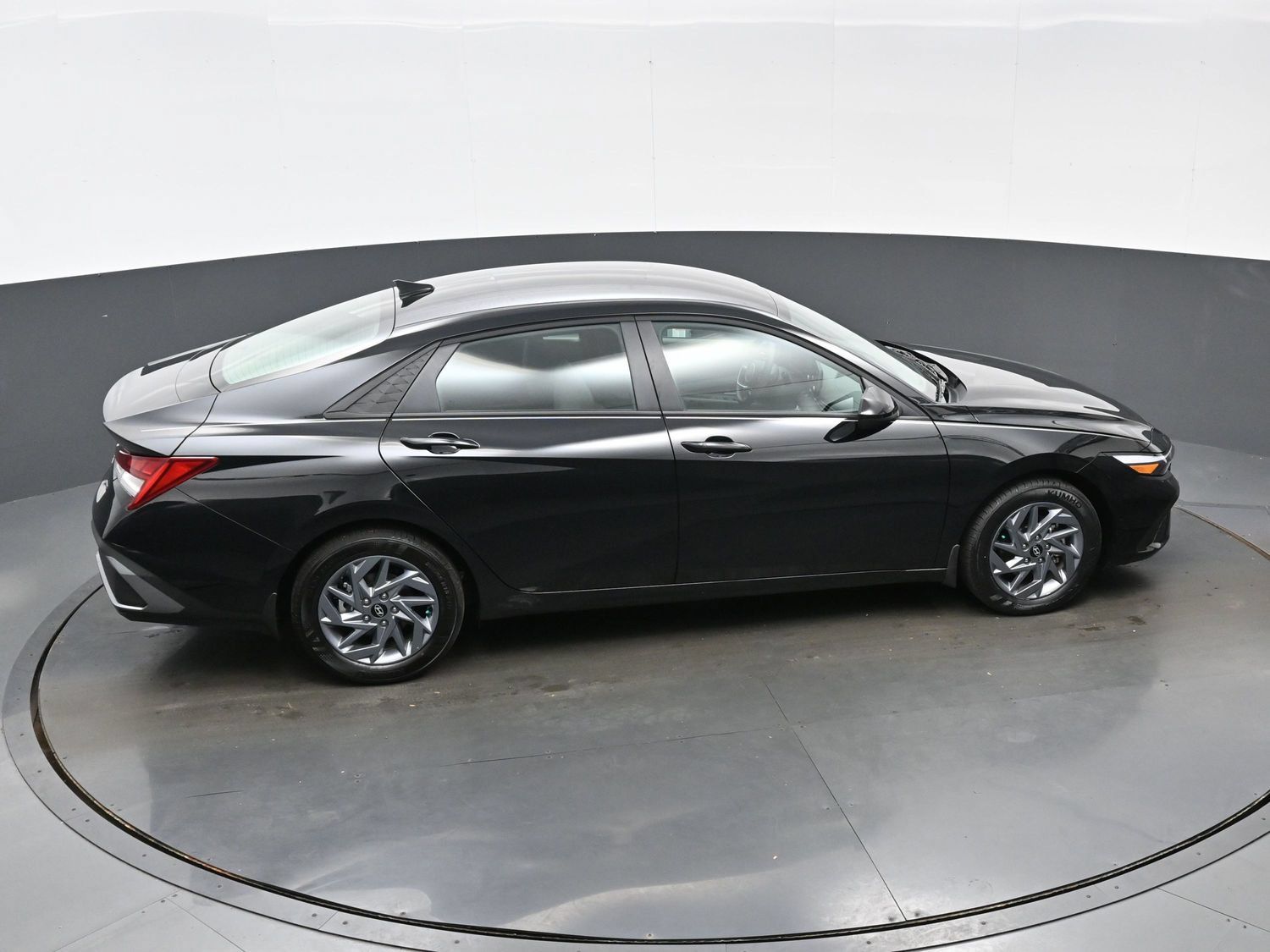 Certified 2026 Hyundai Elantra Hybrid FWD image 37