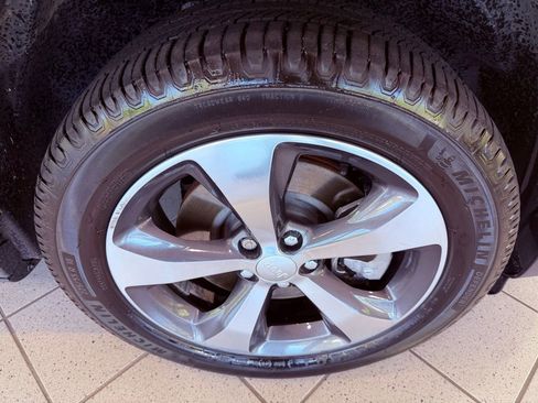 Used 2020 Jeep Cherokee Limited image 15