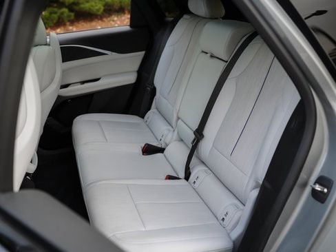 Used 2024 Cadillac Lyriq Luxury image 21