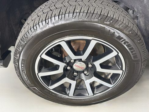 Used 2015 GMC Yukon Denali w/ Premium Package RWD image 11