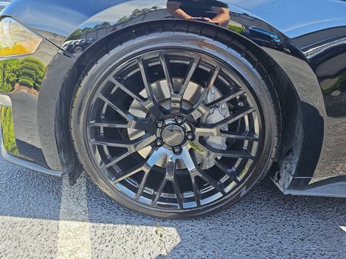 Used 2019 Ford Mustang GT Premium w/ Equipment Group 401A RWD image 32