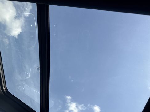 Used 2022 Chevrolet Tahoe LT w/ Luxury Package image 29