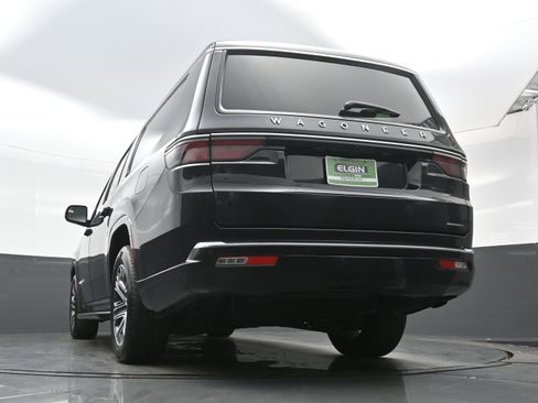 Used 2024 Jeep Wagoneer L Series II w/ Flexible Seating Group AWD/4WD image 27