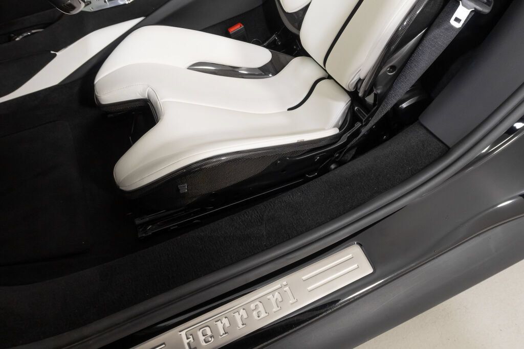 Used 2025 Ferrari 296 GTS RWD image 28