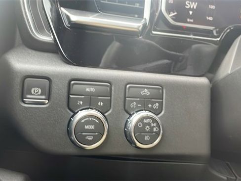 New 2026 GMC Sierra 1500 Elevation image 13