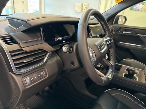 Used 2025 GMC Acadia Denali w/ LPO, Cargo Package image 24