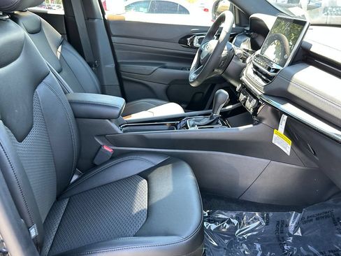 New 2026 Jeep Compass Latitude AWD/4WD image 15