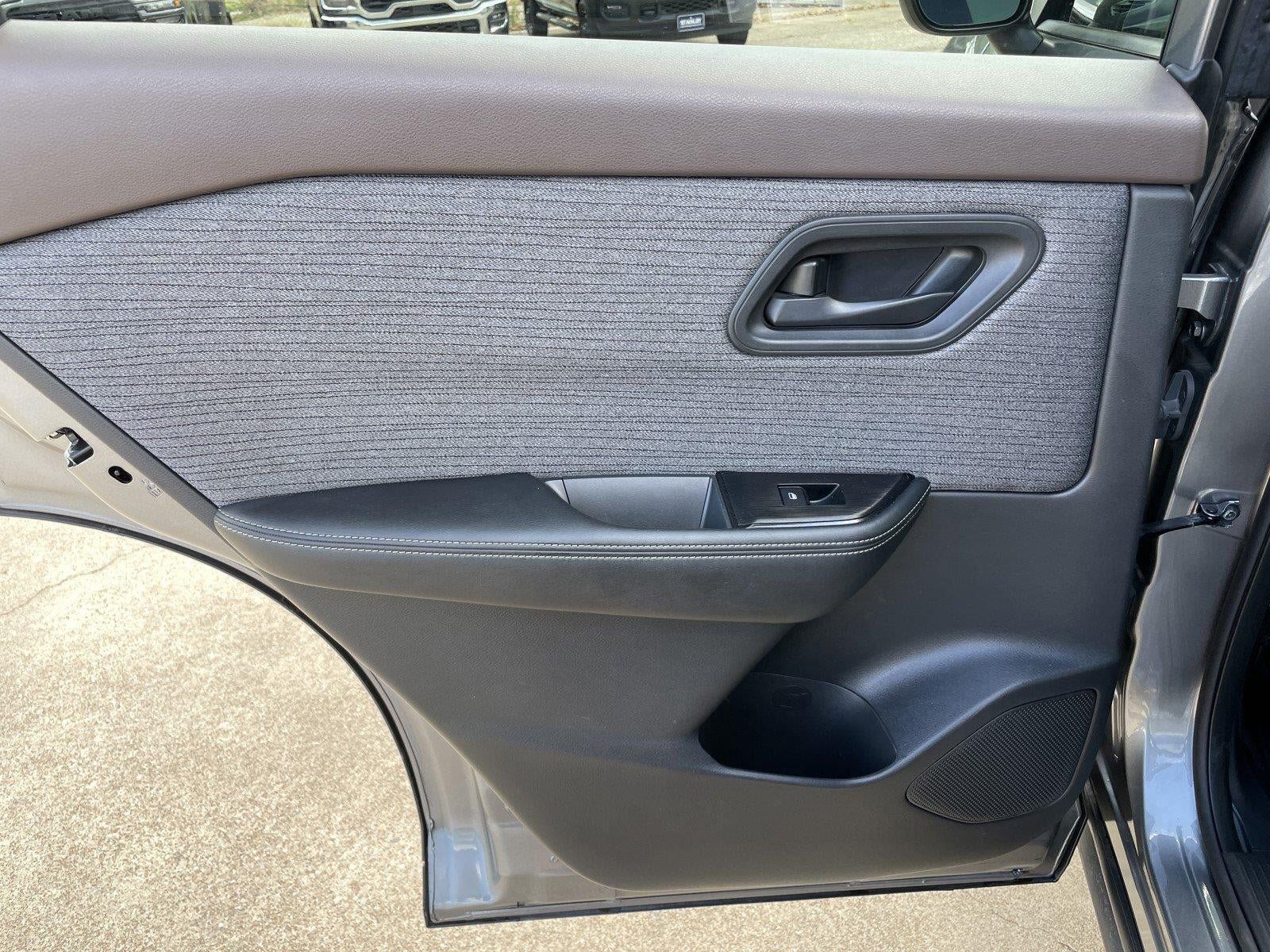 Used 2021 Nissan Rogue S FWD image 39