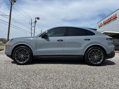 Used 2024 Porsche Cayenne Coupe image 4