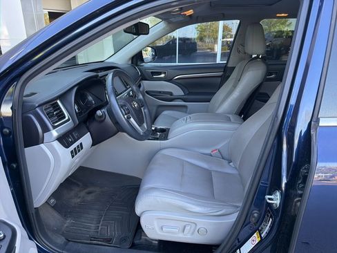 Used 2016 Toyota Highlander Limited FWD image 5