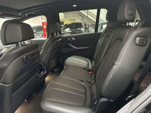 Used 2020 BMW X7 xDrive40i w/ M Sport Package AWD/4WD image 16