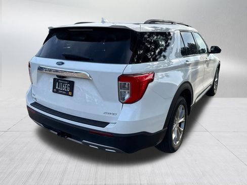 Used 2023 Ford Explorer XLT w/ Equipment Group 202A AWD/4WD image 7