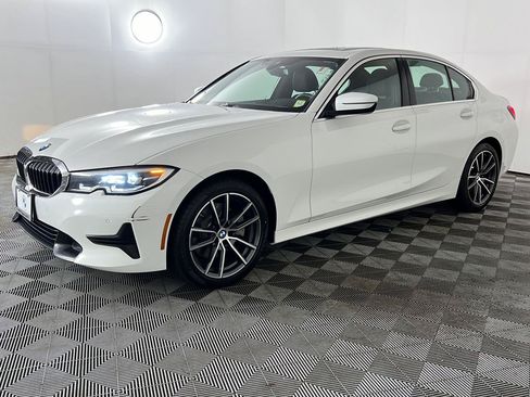 Used 2021 BMW 330i xDrive Sedan w/ Premium Package AWD/4WD image 12