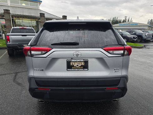 Used 2025 Toyota RAV4 XLE image 4
