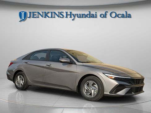 New 2026 Hyundai Elantra SE image 11