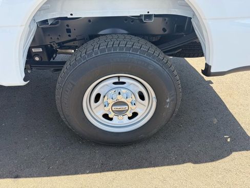 New 2026 Ford F250 XL w/ XL Chrome Package AWD/4WD image 18