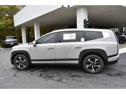 New 2026 Hyundai Ioniq 9 SE image 2