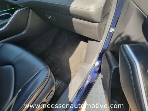 Used 2023 Toyota Highlander XLE image 9