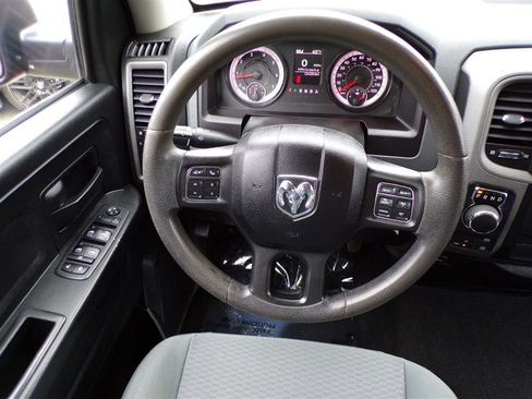 Used 2018 RAM 1500 Express image 32